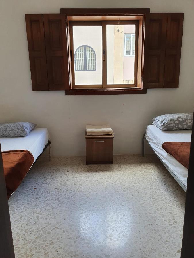 Oleander Butts Inn Żebbuġ エクステリア 写真